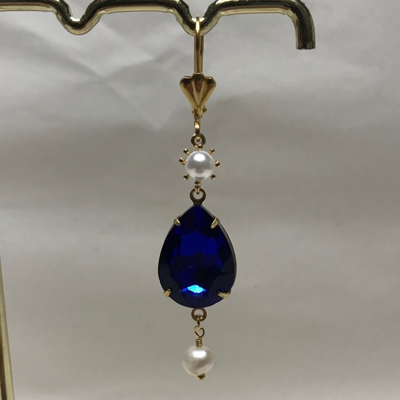 Moiraine’s Teardrop Sapphire & Pearl Earrings Wheel of Time Handmade Replicas - Picture 5 of 16